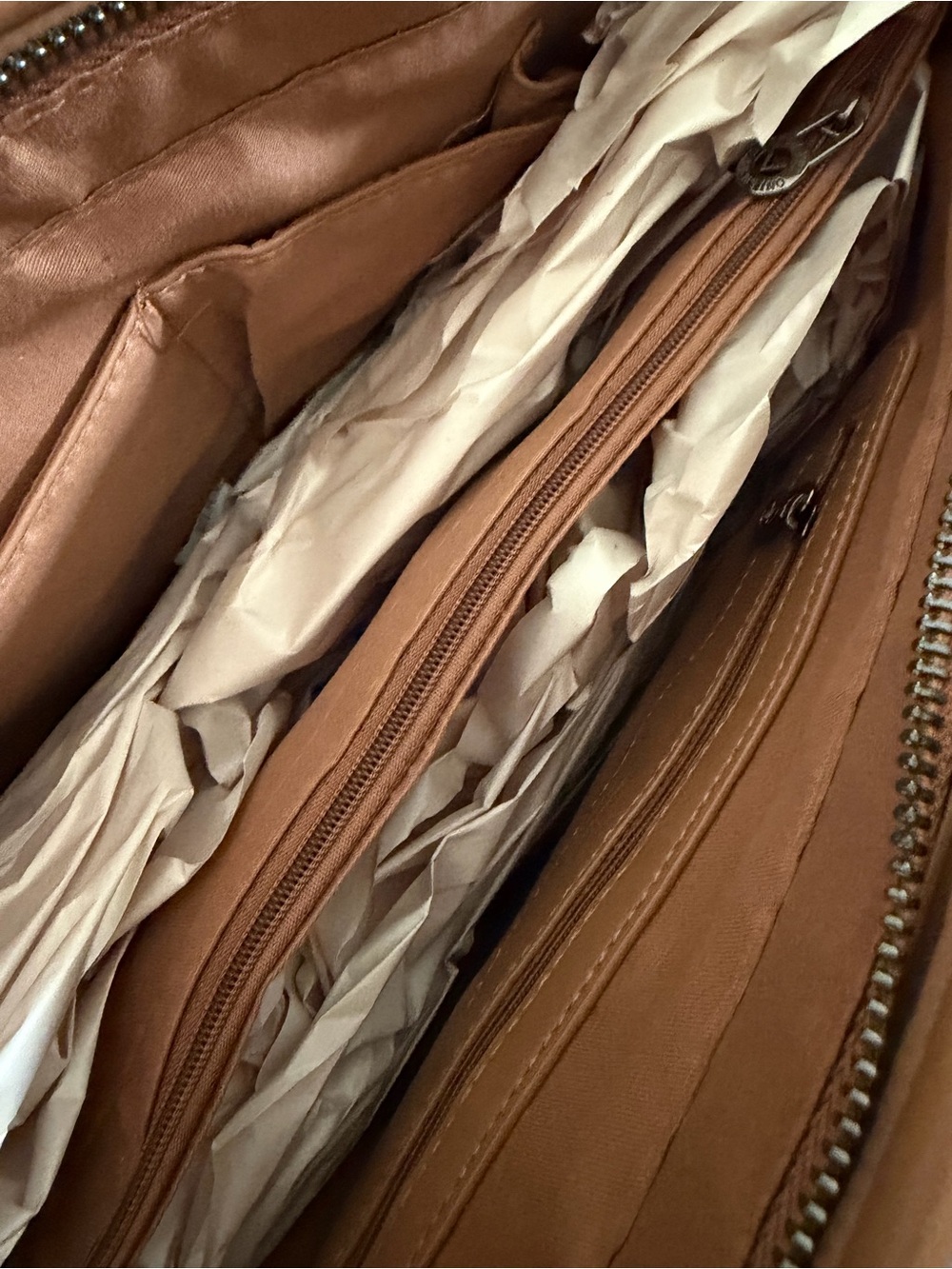 Valentino by Mario Valentino Orlando Quilted Satchel with Matching Wristlet NWT - Picture 5 of 5